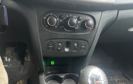 Renault Logan II, 2014 год, 300 000 рублей, 9 фотография