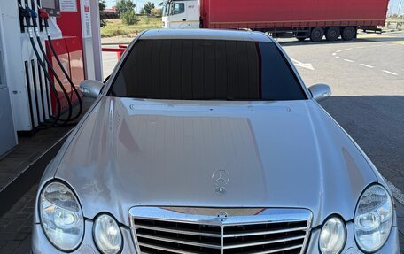 Mercedes-Benz E-Класс, 2003 год, 1 250 000 рублей, 2 фотография