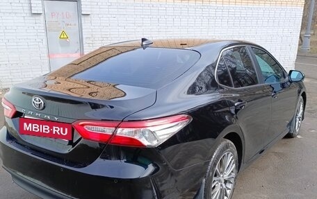 Toyota Camry, 2021 год, 3 150 000 рублей, 5 фотография