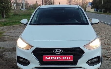 Hyundai Solaris II рестайлинг, 2019 год, 800 000 рублей, 1 фотография