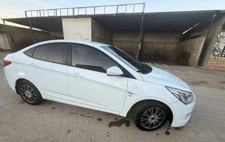 Hyundai Solaris II рестайлинг, 2015 год, 890 000 рублей, 5 фотография