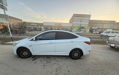 Hyundai Solaris II рестайлинг, 2015 год, 890 000 рублей, 3 фотография