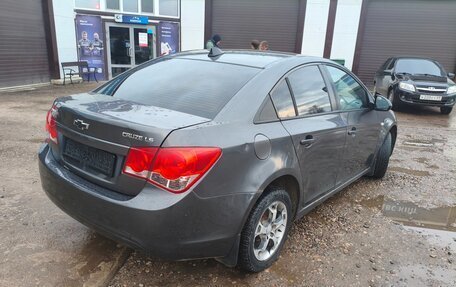 Chevrolet Cruze II, 2010 год, 465 000 рублей, 3 фотография