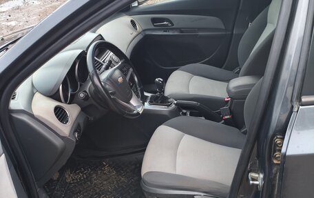 Chevrolet Cruze II, 2010 год, 465 000 рублей, 5 фотография