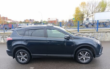 Toyota RAV4, 2017 год, 1 990 000 рублей, 5 фотография