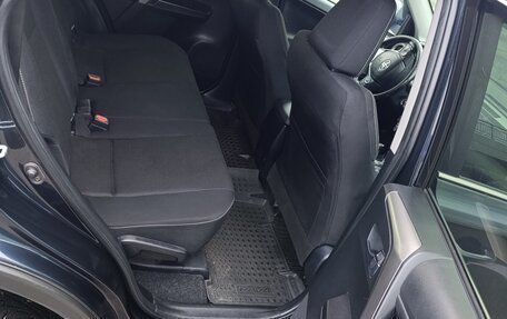 Toyota RAV4, 2017 год, 1 990 000 рублей, 10 фотография