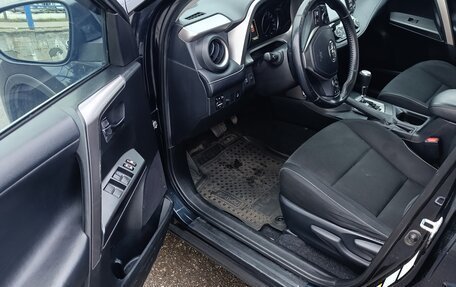 Toyota RAV4, 2017 год, 1 990 000 рублей, 9 фотография