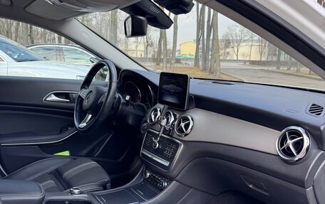 Mercedes-Benz GLA, 2019 год, 2 750 000 рублей, 14 фотография