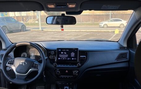 Hyundai Solaris II рестайлинг, 2021 год, 1 720 000 рублей, 12 фотография