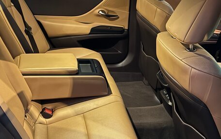 Lexus ES VII, 2020 год, 3 100 000 рублей, 13 фотография