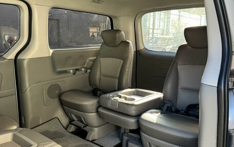 Hyundai Grand Starex Grand Starex I рестайлинг 2, 2011 год, 1 879 000 рублей, 10 фотография