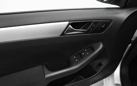 Volkswagen Jetta VI, 2011 год, 815 000 рублей, 15 фотография