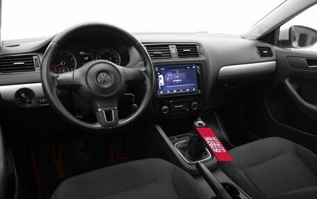 Volkswagen Jetta VI, 2011 год, 815 000 рублей, 6 фотография