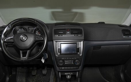 Skoda Yeti I рестайлинг, 2015 год, 1 109 000 рублей, 7 фотография
