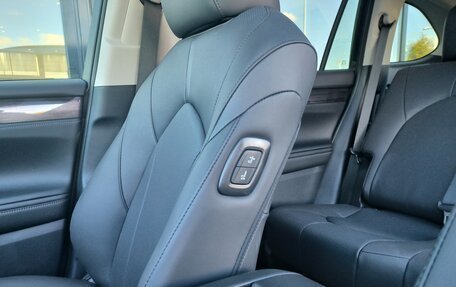 Toyota Highlander, 2025 год, 6 190 000 рублей, 26 фотография