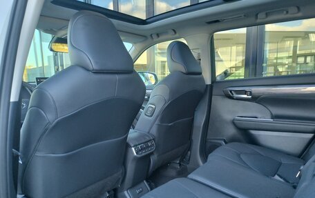 Toyota Highlander, 2025 год, 6 190 000 рублей, 27 фотография