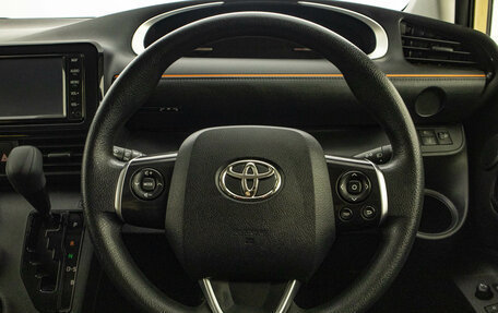 Toyota Sienta II, 2021 год, 1 899 000 рублей, 16 фотография