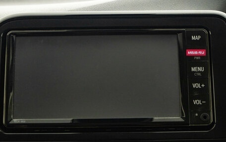 Toyota Sienta II, 2021 год, 1 899 000 рублей, 19 фотография