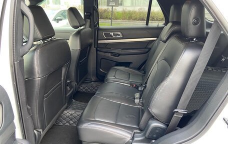 Ford Explorer VI, 2018 год, 2 744 000 рублей, 11 фотография