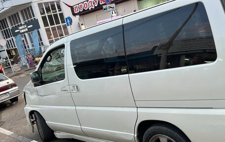 Nissan Elgrand I, 2001 год, 280 000 рублей, 2 фотография