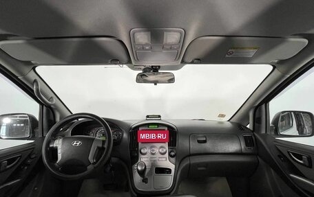 Hyundai H-1 II рестайлинг, 2014 год, 1 940 000 рублей, 13 фотография