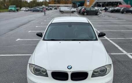 BMW 1 серия, 2009 год, 700 000 рублей, 1 фотография
