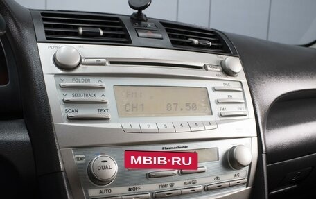 Toyota Camry, 2006 год, 1 050 000 рублей, 14 фотография