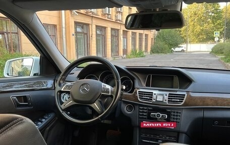 Mercedes-Benz E-Класс, 2013 год, 1 900 000 рублей, 4 фотография