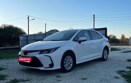 Toyota Corolla, 2020 год, 2 300 000 рублей, 2 фотография