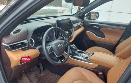 Toyota Highlander, 2022 год, 7 000 000 рублей, 6 фотография