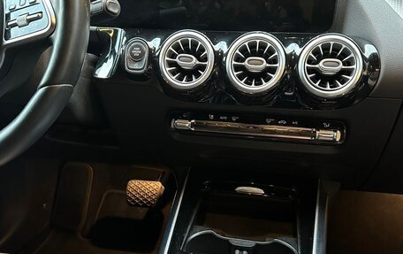 Mercedes-Benz GLA, 2020 год, 3 300 000 рублей, 12 фотография
