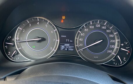 Infiniti QX56, 2011 год, 1 950 000 рублей, 13 фотография