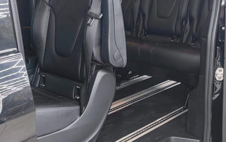 Mercedes-Benz V-Класс, 2018 год, 5 550 000 рублей, 7 фотография