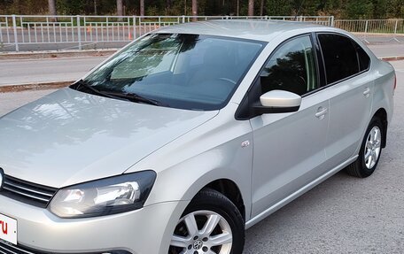 Volkswagen Polo VI (EU Market), 2012 год, 700 000 рублей, 1 фотография