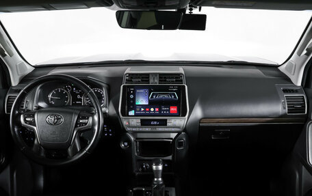 Toyota Land Cruiser Prado 150 рестайлинг 2, 2019 год, 5 199 000 рублей, 14 фотография