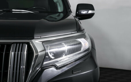 Toyota Land Cruiser Prado 150 рестайлинг 2, 2019 год, 5 199 000 рублей, 26 фотография