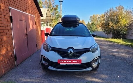 Renault Kaptur I рестайлинг, 2017 год, 1 325 000 рублей, 2 фотография