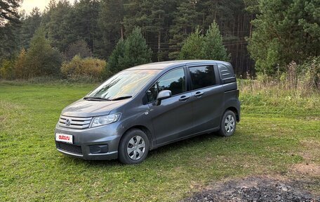 Honda Freed I, 2012 год, 1 290 000 рублей, 2 фотография