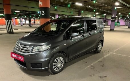 Honda Freed I, 2012 год, 1 290 000 рублей, 3 фотография
