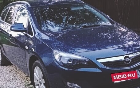 Opel Astra J, 2011 год, 600 000 рублей, 6 фотография