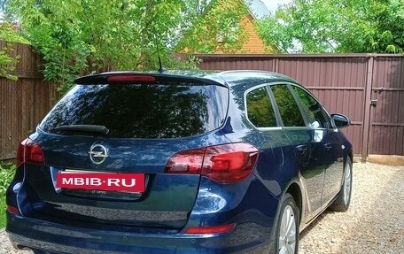 Opel Astra J, 2011 год, 600 000 рублей, 11 фотография