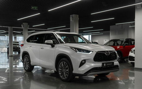Toyota Highlander, 2025 год, 6 350 000 рублей, 2 фотография