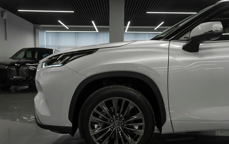 Toyota Highlander, 2025 год, 6 350 000 рублей, 30 фотография