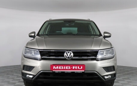 Volkswagen Tiguan II, 2017 год, 2 099 000 рублей, 2 фотография