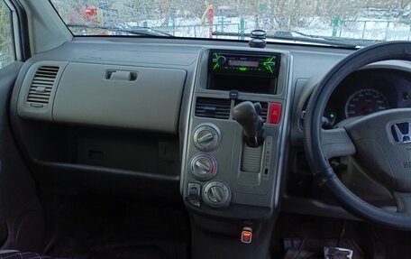 Honda Mobilio I, 2002 год, 240 000 рублей, 6 фотография