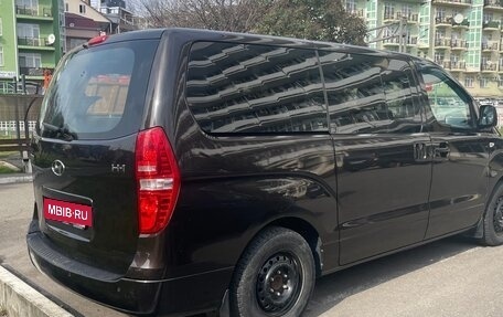 Hyundai H-1 II рестайлинг, 2016 год, 1 420 000 рублей, 5 фотография