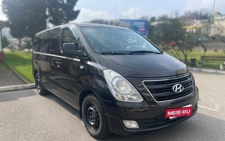Hyundai H-1 II рестайлинг, 2016 год, 1 420 000 рублей, 3 фотография