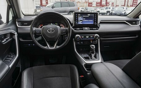 Toyota RAV4, 2021 год, 3 679 000 рублей, 6 фотография