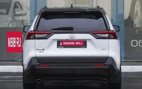 Toyota RAV4, 2021 год, 3 679 000 рублей, 4 фотография