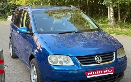Volkswagen Touran III, 2005 год, 400 000 рублей, 8 фотография